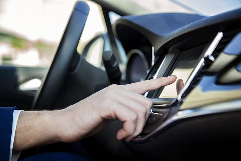 incorporating-connected-cars-into-consumer-marketing-best-practices